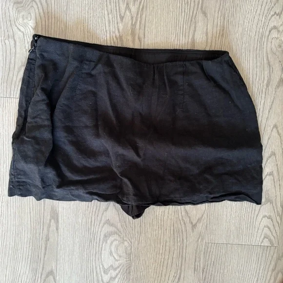 Abercrombie & Fitch Black Mid Rise Skort - Picture 2 of 4